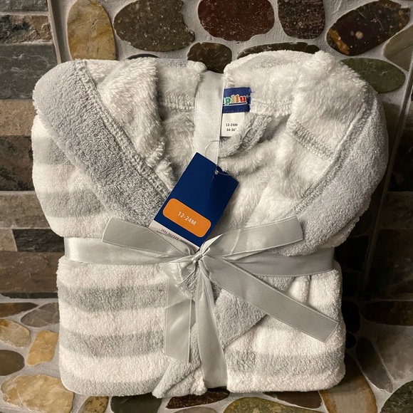 Other - Kids Robe 12-24mth